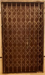 Royal_accordion_door_protection