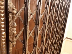Royal_accordion_door_protection
