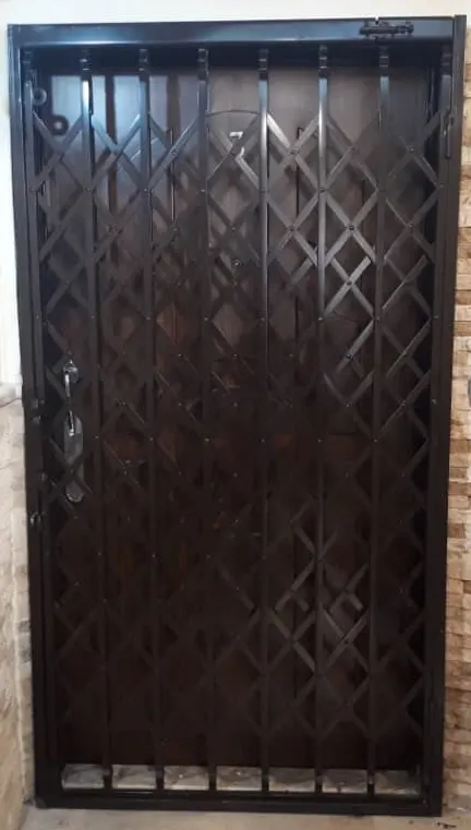 حفاظ درب آکاردئونی دوجداره پرچ مخفی