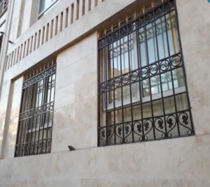 پنجره آکاردئونی تراس